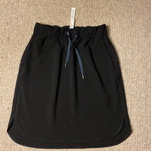Lululemon black skirt